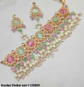 Motipearl indien élégant traditionnel et à la mode ton or lourd Kundan perle collier ras du cou ensemble de boucles d'oreilles avec femmes et fille - Product Image 2