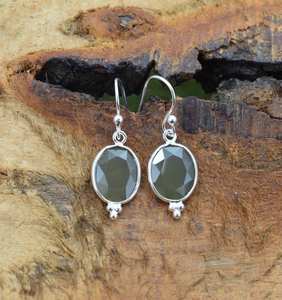 Boucles d'oreilles à crochet en argent sterling calcédoine grise Cadeau de bijoux en pierres précieuses élégantes pour femmes - Product Image 2