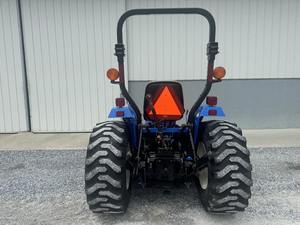 Hollands workmaster รถแทรกเตอร์มือสองใหม่ในราคาขายส่งประสิทธิภาพสูงพร้อมปั๊มทรงพลังและเครื่องยนต์หลัก - Product Image 2