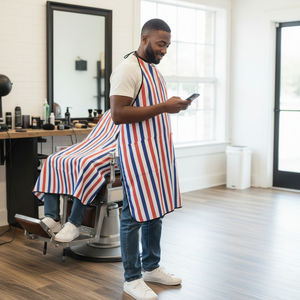 Cape de Coiffure Professionnelle Personnalisée avec Logo, Boutons, Antistatique, Antiadhésive, Imperméable, en Polyester, Confortable pour Salon de Coiffure - Product Image 3