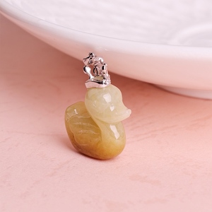 จี้หยกธรรมชาติสีเหลืองรูปเป็ด HKJA เงินแท้ 925 จี้รูปเป็ดมงกุฎ เครื่องประดับรูปสัตว์ ของขวัญสำหรับผู้หญิง - Product Image 2