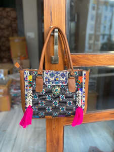 กระเป๋าถือปักลายแบบดั้งเดิมทำด้วยมืออินเดียกระเป๋าช็อปปิ้งมีพู่ห้อยสไตล์โบฮีเมียนฮิปปี้ - Product Image 4