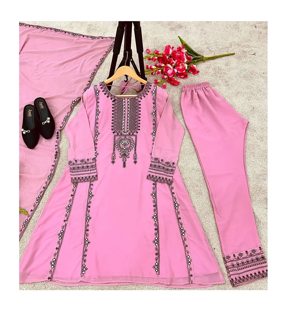 האחרון מעצב אופנתי משרד מעצב בגדים מזדמנים רקמה georgette נשים kurta pant ערכות הסיטונאי שיעור זול הודית