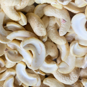 Anacardos crudos orgánicos directamente de fábrica Ww180 Ww210 Ww240 Ww320 Viet Nam Santigo Ltd con embalaje personalizado - Product Image 1