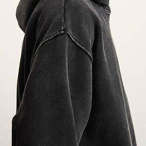 Pull en coton tricoté lavé à l'acide 300gsm sweat à capuche coupe régulière avec logo personnalisé sur le devant noir pour hommes respectueux de l'environnement - Product Image 4