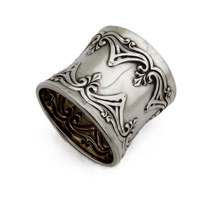 Nouveau design personnalisable de rond de serviette en métal de différentes tailles de fleurs martelées design revêtement argenté durable - Product Image 5