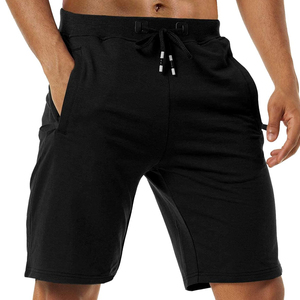 Shorts pour hommes adaptatifs et ajustés, conçus pour une mouvement flexible, avec un design épuré et un style visuel moderne pour le quotidien. - Product Image 4
