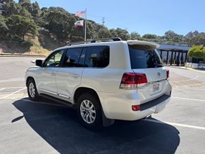 LANDCRUISERS 2017 DE PRIMERA CALIDAD, 4X4, 1 PROPIETARIO, ASIENTOS DE TERCERA FILA, EN PERFECTO ESTADO, IMPECABLES, EXCELENTE CONDICIÓN, MEJOR OFERTA, LISTOS PARA EXPORTAR - Product Image 6