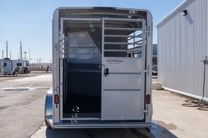 Nuevo Remolque para Caballos de Servicio Pesado con Eje Tándem y Parachoques para un Transporte Seguro de Animales - Product Image 2