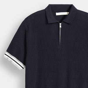 Estilo casual para hombre Longitud corta para Polo Patrón sólido Logotipo frontal Diseño de cremallera Ropa de calle Servicio OEM disponible - Product Image 2