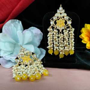 ต่างหูห้อยไข่มุกขนาดเล็กและ kundan น้ำหนักเบาและอเนกประสงค์สำหรับงานรื่นเริงรวมถึงงานแต่งงาน - Product Image 3