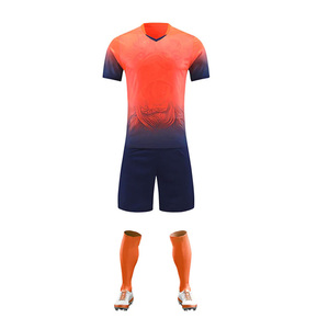 Nouveau design personnalisé pour hommes, vente en gros de maillots de sport d'entraînement fabriqués au Pakistan, maillots de football, vêtements, uniformes de football - Product Image 2