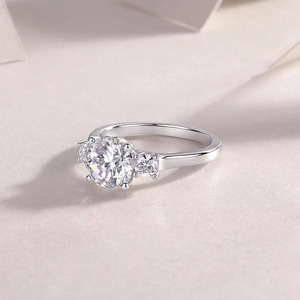 Fashionable Best IGI GIA Certified <b>Three</b> Stones Lab Grown Round Cut Diamond Solid White Gold Wholesale Rings for Women's Gift - Product Image 6