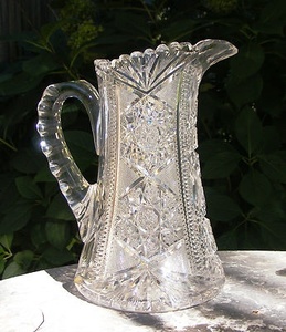 Pichet décoratif en verre avec teinte colorée pour une décoration festive élégante dans la cuisine ou un service de boissons contemporain - Product Image 5