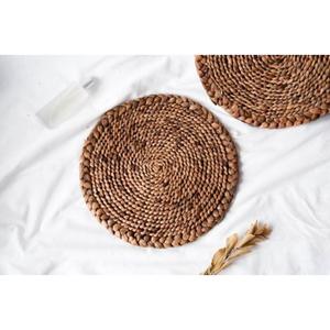 Tapis de table en jute et corde de qualité supérieure Design antique vintage Grands coussins de table de travail avec un grand attrait - Product Image 3