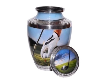 Urnas de Entierro de Cremación Encantador Golfista Diseño de Golf Tamaño Grande 26 cms de alto con Bolsa de Terciopelo - Product Image 1