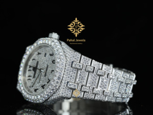 นาฬิกาข้อมือหน้าปัดดำประดับเพชรโมอิสซาไนต์ พร้อมแสดงวันที่ จากผู้ผลิตในอินเดีย ตัวเรือนแบบมีขอบและสายแบบคล้อง - Product Image 5