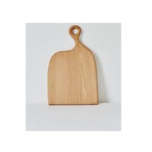 Planche à découper multifonctionnelle en bois conçue pour couper et présenter les aliments de manière élégante et pratique - Product Image 4