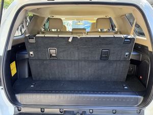 CLEAN 2019 To-yo-ta 4 _ Runner Limited 4WD - Product Image 2