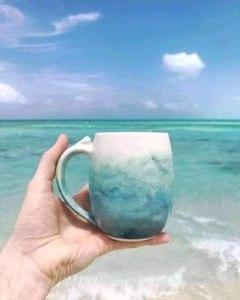 Pichet à eau en résine fait main en Inde, écologique et personnalisé, avec couvercle, 1,5 L, vaisselle, articles de table, outils de cuisine, unique, motif en spirale - Product Image 3