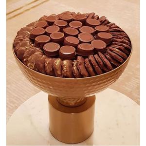 Plat de service à chocolat décoratif au design de luxe en métal argenté avec plateau pour mariages et occasions spéciales - Product Image 5