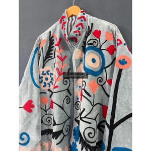 Veste courte unisexe en velours Suzani avec broderie de fleurs Manteau Boho Veste de fête pour femme Doublure intérieure en coton - Product Image 4