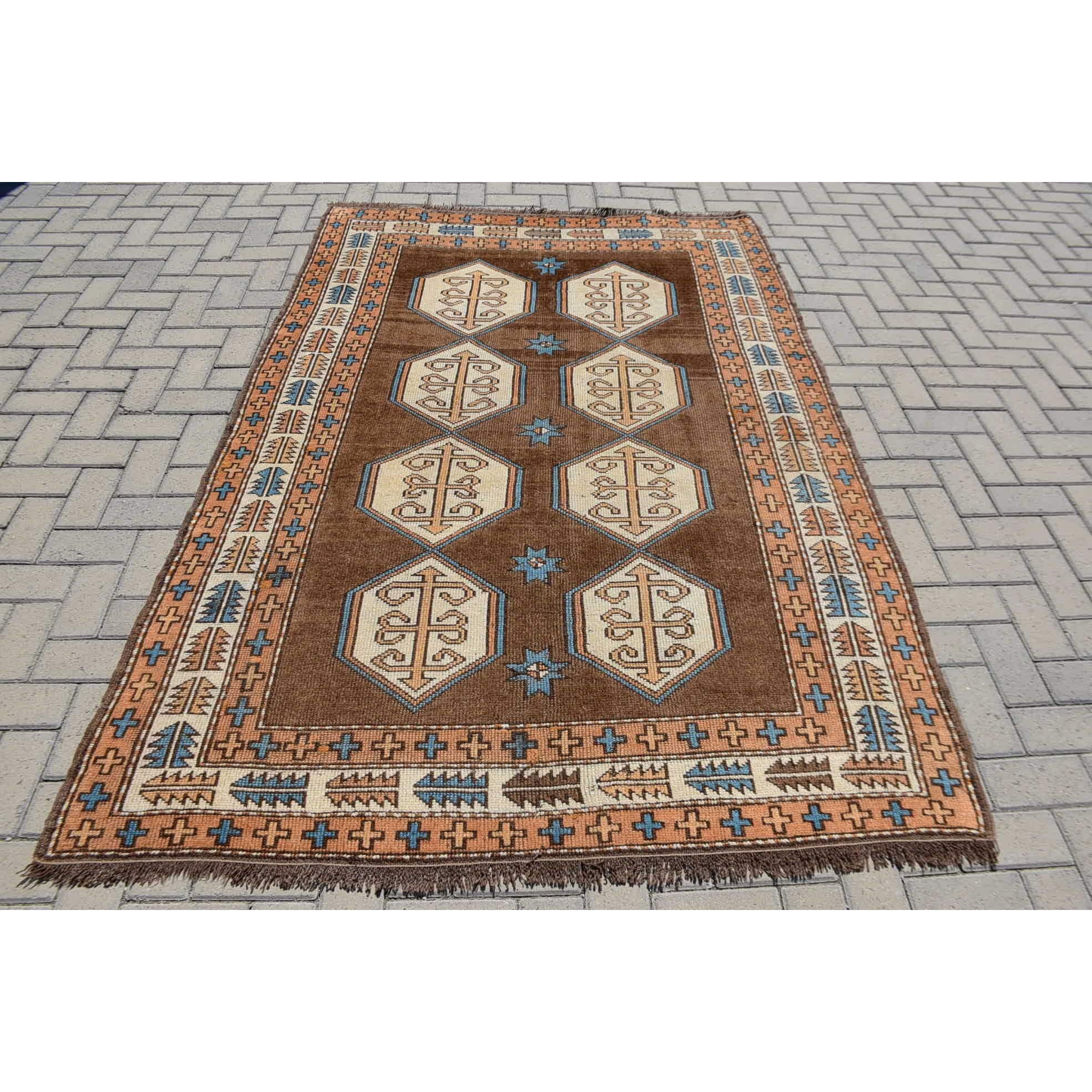 สีน้ำตาล