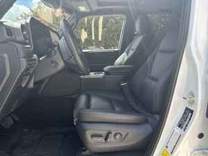 รถ SUV ปี 2024 มือสอง สภาพดี พวงมาลัยซ้าย เบาะหนัง กล้องมองหลัง - Product Image 6