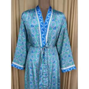Vestido de Playa Boho Chic Vintage para Mujer, Hecho con Sari de Seda Reciclada, para Usar en Resorts, Casa o como Traje de Baño - Product Image 2