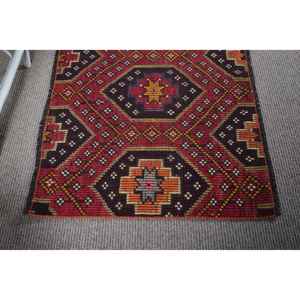 Tapis turc vintage 2,4x3,2 pieds, tapis oriental en laine rouge - Product Image 5