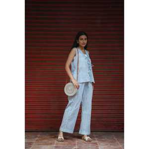 Conjunto Casual de Dos Piezas sin Mangas con Cuello en V de Tela Oxford Transpirable con Rayas Azules Estampadas a Mano para Primavera/Verano - Product Image 2