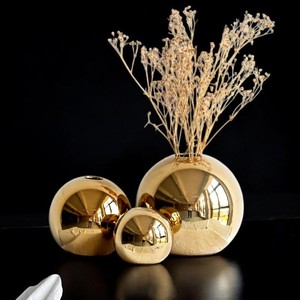 แจกันเซรามิกทรงกลมสีทอง ดีไซน์โมเดิร์นยุคกลาง ตกแต่งโต๊ะเป็นมิตรกับสิ่งแวดล้อม เหมาะสำหรับเป็นของขวัญตกแต่งบ้าน  รับสกรีนโลโก้ คุณภาพเยี่ยม - Product Image 6