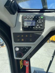 Cargador Compacto JCB 3TS-8T, Cargador de Tractor, Cilindros Hidráulicos ENERPAC, Motor Diésel CAMC, Alta Eficiencia para Construcción - Product Image 6