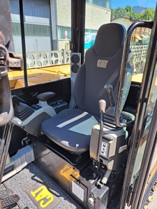 สภาพดีเยี่ยม ปี 2016 รถขุดตีนตะขาบสีเหลือง 5.5 ตัน ความจุบุ้งกี๋ 0.35 ลูกบาศก์เมตร กำลังไฟ 34100 วัตต์ ผลิตในญี่ปุ่น - Product Image 5