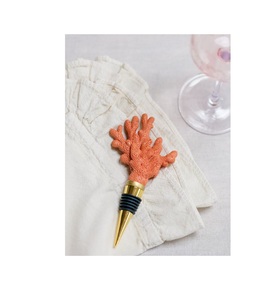 Tapón de botella de metal hecho a mano para botellas de vino accesorio decorativo de mesa con diseño moderno y elegante - Product Image 1