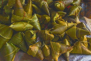 Petit gâteau de riz gluant pyramidal vietnamien congelé Mala boulette de riz au goût authentique - Product Image 5