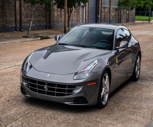 Gran Oferta, Negocio Excelente: Ferrari FF 2012, Listo para Enviar - Product Image 1