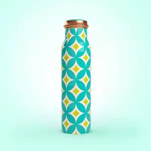 Bouteille en cuivre de meilleure qualité avec bouchon étanche au fini brillant et corps facile à nettoyer, parfaite pour un usage quotidien, au bureau et en plein air. - Product Image 4