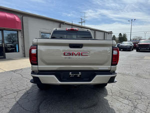 GM -M C Canyorn Elevation 2024, Cabina Doble, Tracción en las Cuatro Ruedas, Caja de Cambios Automática, Cámara Trasera, Motor Inteligente, Portaequipajes de Aleación de Aluminio, Volante a la Izquierda, SUV - Product Image 6