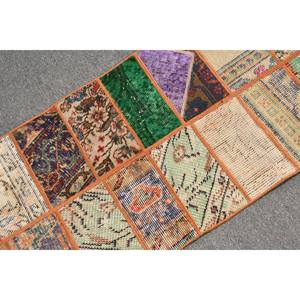 Alfombra turca Vintage ecléctica de 1,8x3,9 pies, lana de área grande Beige con patrón de pasillo de retazos abstractos, respaldo de látex para habitaciones - Product Image 5