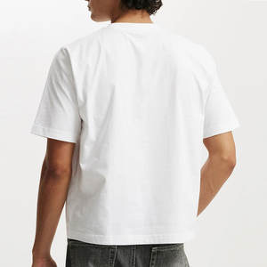 Las camisetas Outfitize International para hombre son ideales para tiendas minoristas y en línea. - Product Image 3