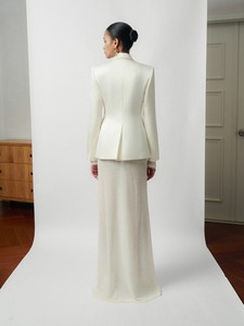 Nuevo diseño 2025 Blazers para mujer de un solo pecho 2 botones Tamy Blazer de satén de seda tela ecológica ropa de mujer Whiteant - Product Image 4