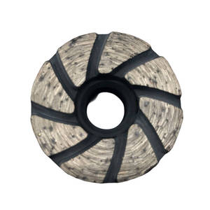 Disque diamanté turbo à double couche pressé à chaud de 40 mm pour le ponçage et le meulage des bords serrés et des coins internes du béton - Product Image 3