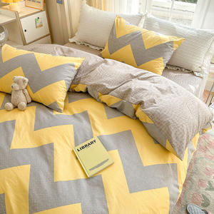 Ensemble <span class=keywords><strong>de</strong></span> quatre pièces en coton avec design avec logo personnalisé OEM Drap <span class=keywords><strong>de</strong></span> lit et housses <span class=keywords><strong>de</strong></span> <span class=keywords><strong>couette</strong></span> haut <span class=keywords><strong>de</strong></span> gamme 1.5 coton Ensemble <span class=keywords><strong>de</strong></span> literie pour dormir nu - Product Image 3