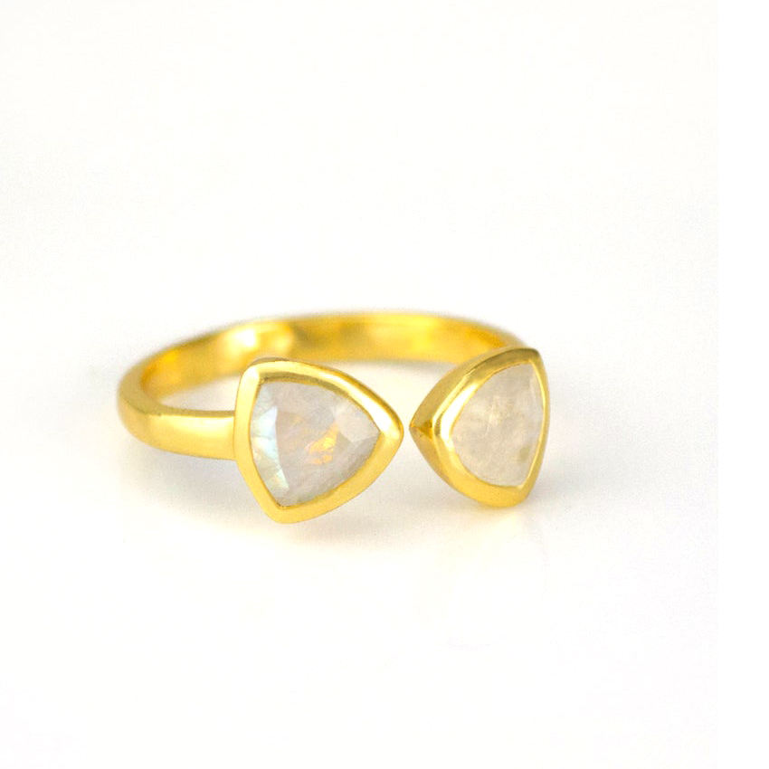 เรนโบว์มูนสโตน