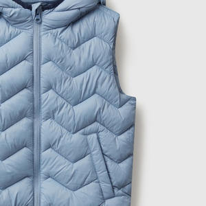 Las chaquetas acolchadas sin mangas pesadas de alta calidad más vendidas para hombres y mujeres disponibles todos los tamaños colores MOQ bajo todos los tamaños disponibles - Product Image 2