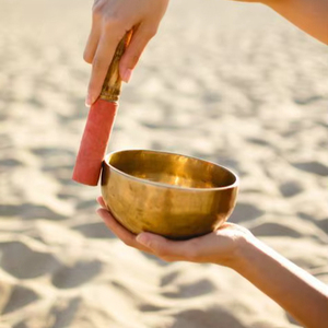 Bol musical en laiton avec un bel artisanat pour les cérémonies spirituelles Événements religieux Méditation et thérapie de relaxation - Product Image 1