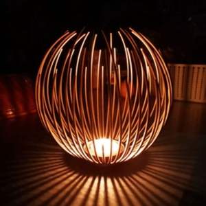 Bougeoir à tête unique en aluminium à thème établi support de bougeoir conique avec votive en verre transparent - Product Image 1