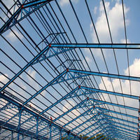 Entrepôt en structure métallique préfabriquée, bâtiment métallique préfabriqué, atelier à toit courbé, hangar industriel en acier à grande portée