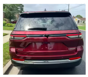 VÉHICULE À VENTE RAPIDE Berline Laredo 6 vitesses automatique 4x4 Sièges en cuir de haute qualité Hybride électrique 8 cylindres 400 ch 5 places - Product Image 2